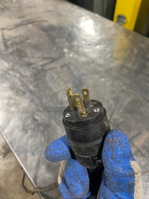 Leader Commercial 2 Door Lowboy/Worktop Cooler! All Stainless Steel! On Casters!  MODEL ESLB60SC SN:NL10M0086 115V 1PH - Image 9 of 9