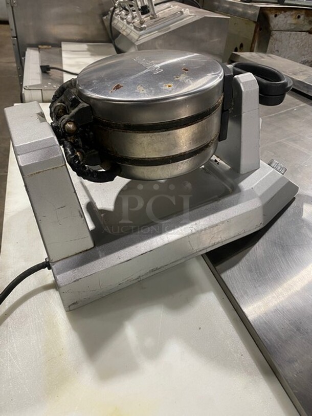 Waring! Stainless Steel! Double Waffle Maker! - Image 4 of 7