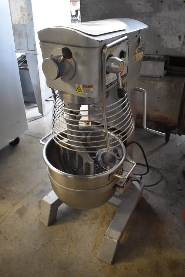 2015 Omcan SP300A Metal Commercial Floor Style 30 Quart Planetary Dough Mixer w/ Stainless Steel Mixing Bowl, Bowl Guard, Whisk and Paddle Attachments. 110 Volts, 1 Phase. 21x26x46. Tested and Working! - Image 2 of 9