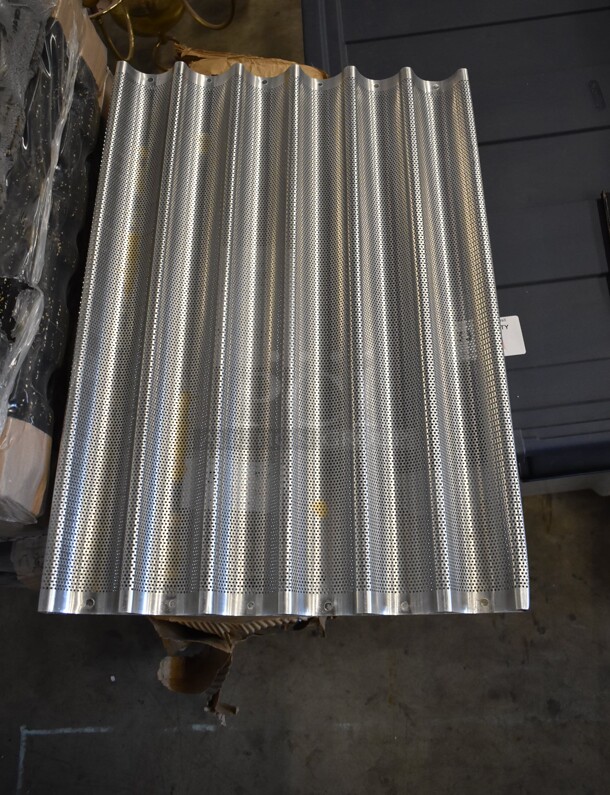 6 BRAND NEW IN BOX! Metal Perforated Pans. 6 Times Your Bid! - Image 1 of 5