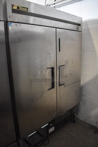 2013 True T-49F Commercial Stainless Steel Reach In Electric Powered Freezer With Polycoated Racks on Commercial Casters. 115V/ 1 Phase. Tested And Powers On But Does Not Get Cold