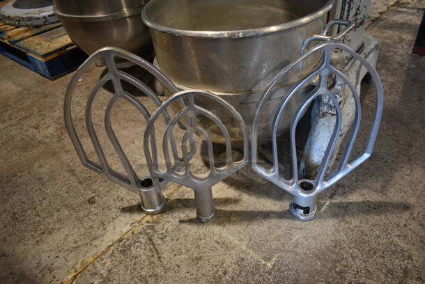 Hobart H-600 Metal Commercial Floor Style 60 Quart Planetary Dough Mixer w/ Stainless Steel Mixing Bowl and 3 Paddle Attachment. 208 Volts, 3 Phase.  - Image 2 of 9