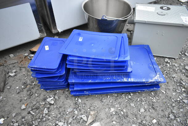 ALL ONE MONEY! Lot of Approximately 40 BRAND NEW SCRATCH AND DENT! Blue Poly Drop In Bin Lids. 16 Carlisle 3058160 Smart Lid 1/4 Size Soft Food Pan Cover, 12 Carlisle 10232B60 Smart Lid 1/2 Size Soft Food Pan Cover, 12 Carlisle 10212B60 Smart Lid Full Size Soft Food Pan Cover - Image 1 of 12