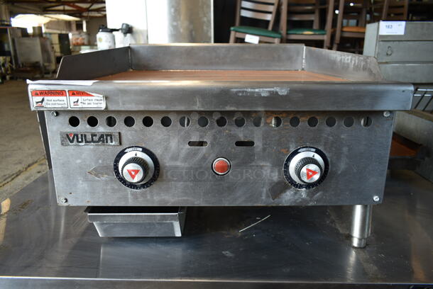 Vulcan VCRG24-11 Stainless Steel Commercial Countertop Natural Gas Powered Flat Top Griddle. 50,000 BTU. - Image 4 of 8