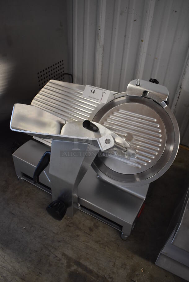 BRAND NEW SCRATCH AND DENT! Avantco 177SL512 Stainless Steel Commercial Countertop Meat Slicer w/ Blade Sharpener. 110-120 Volts, 1 Phase. 26x19x19. Tested and Working! - Image 2 of 6