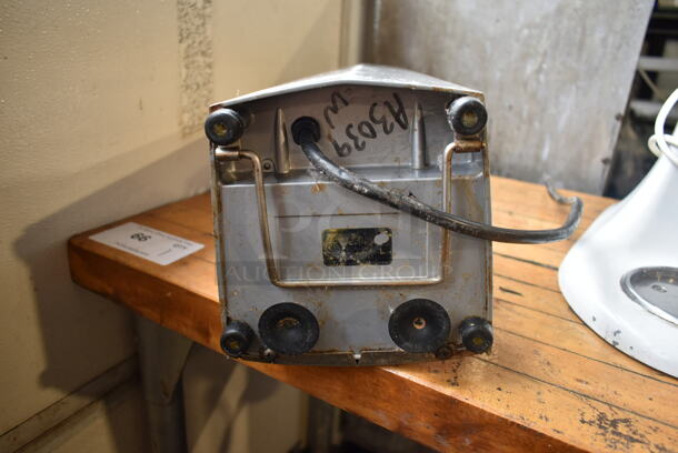 Hamilton Beach 936 Stainless Steel Commercial Countertop Drink Mixer. 120 Volts, 1 Phase. Tested and Working! - Image 6 of 7