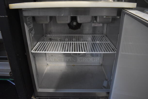 Silver King Model SKF2A Stainless Steel Commercial Prep Table w/ 5 Drop Ins w/ Pumps, 4 Drop Ins and Cutting Board on Commercial Casters. 115 Volts, 1 Phase. 27x30x43. Tested and Working! - Image 6 of 7