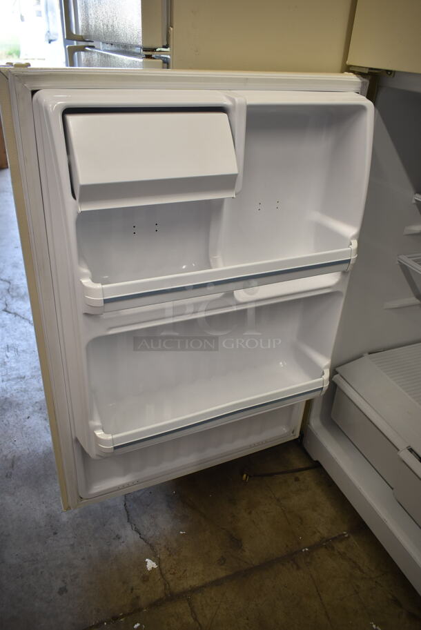 General Electric GE TBX14SABNLAA Metal Cooler Freezer Combo. 115 Volts, 1 Phase. Tested and Working! - Image 5 of 6