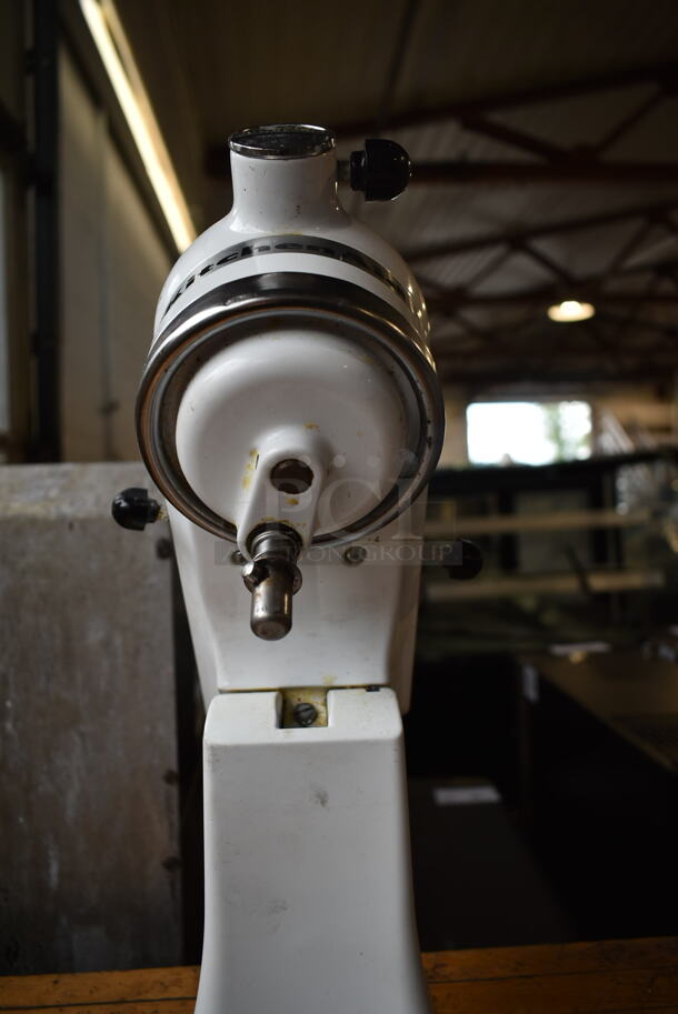 KitchenAid K45SSWH Metal Countertop 4.5 Quart Planetary Dough Mixer. 120 Volts, 1 Phase. Tested and Working! - Image 5 of 9