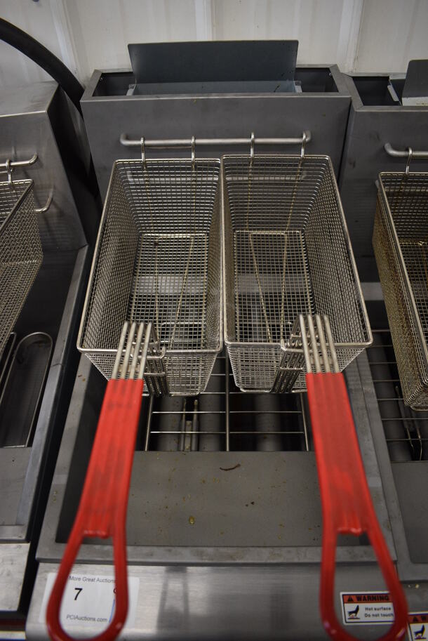 2021 Avantco Model FF400-P Stainless Steel Commercial Floor Style Propane Gas Powered 50 Pound Capacity Deep Fat Fryer w/ 2 Metal Fry Baskets. 120,000 BTU. 15.5x30x47 - Image 4 of 6