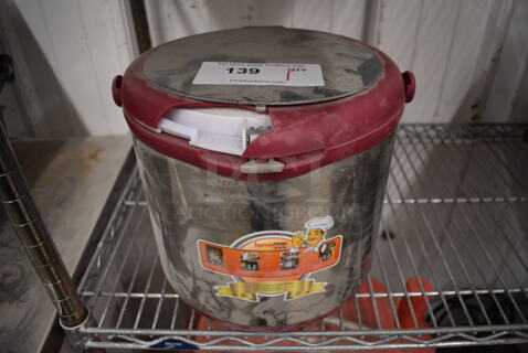 Metal Bucket. 11.5x11.5x10
