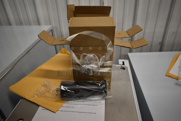 BRAND NEW SCRATCH AND DENT! 2023 Scotsman HST16B-A Stainless Steel Commercial Equipment Stand for Ice Machine. - Image 7 of 7