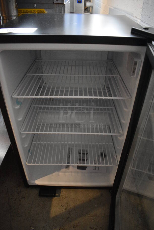 BRAND NEW! Galaxy Model 177CRG3B Metal Commercial Mini Cooler Merchandiser. 110 Volts, 1 Phase. 17x19x27.5. Tested and Working! - Image 4 of 6