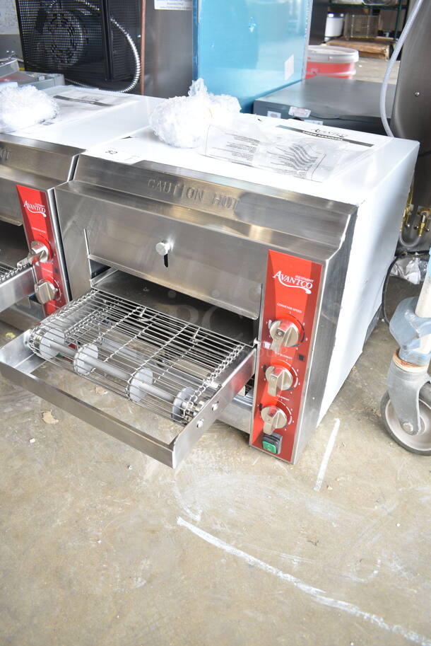 BRAND NEW SCRATCH AND DENT! Avantco 177CNVYOV10B Stainless Steel Commercial Countertop Conveyor Oven. 208 Volts, 1 Phase.  - Image 3 of 6