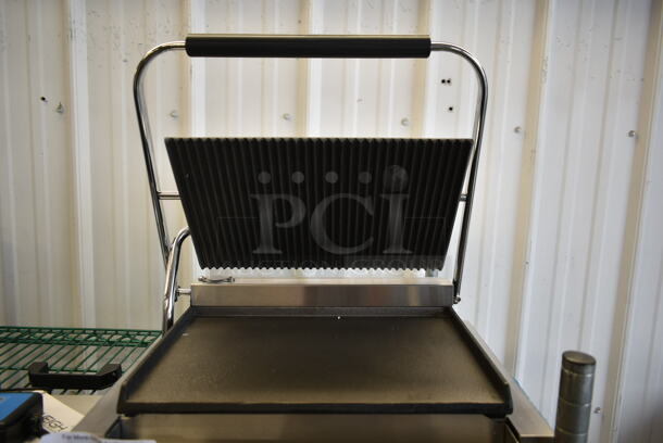 LIKE NEW! Avantco 177P75SG Stainless Steel Commercial Countertop Panini Press. 120 Volts, 1 Phase. Tested and Working! - Image 4 of 6