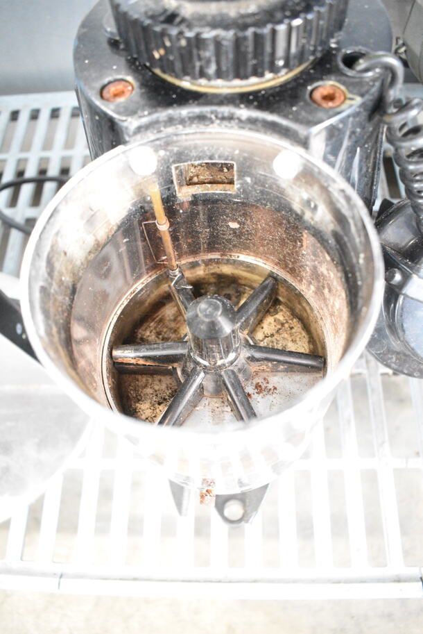 G Rossi CC45 Metal Commercial Countertop Espresso Machine. Missing Lid. Tested and Does Not Power On - Image 4 of 6