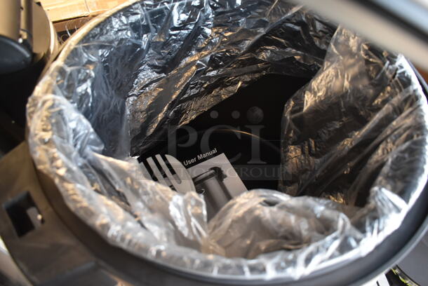 BRAND NEW SCRATCH AND DENT! 2023 Avantco 177RW90 Stainless Steel Commercial Countertop Electric Powered Rice Cooker. 120 Volts, 1 Phase. Tested and Working! - Image 6 of 7