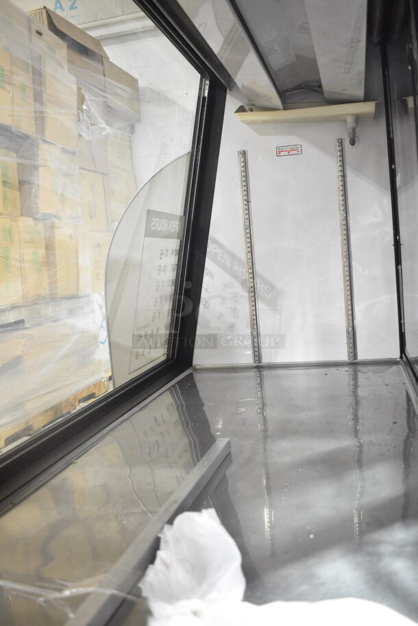 True TSID-72-2 Metal Commercial Floor Style Deli Display Case Merchandiser. See Pictures for Crack in Glass. 115 Volts, 1 Phase. Tested and Working!  - Image 5 of 8