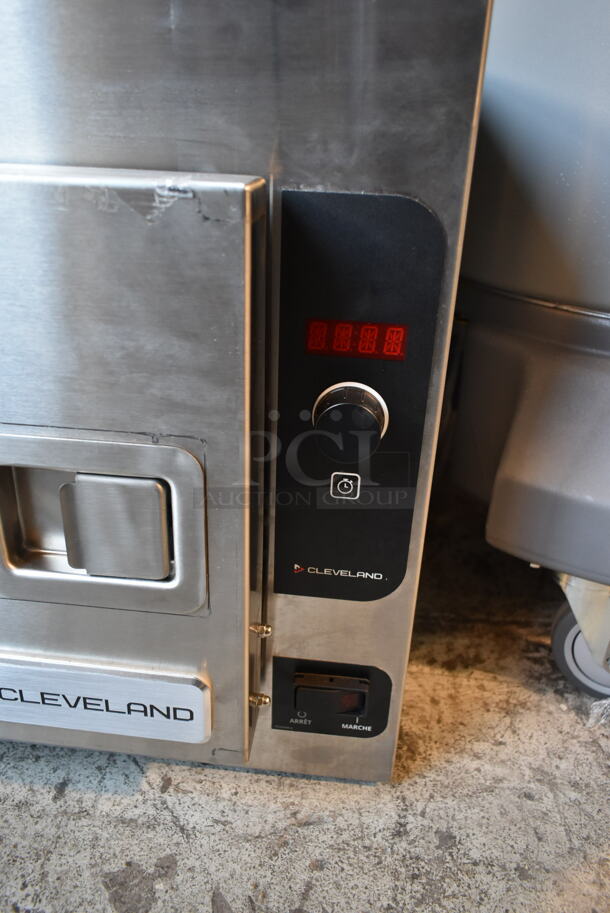 BRAND NEW SCRATCH AND DENT! 2023 Cleveland 21CET8 SteamCraft Stainless Steel Commercial Countertop Electric Powered Single Deck Steam Cabinet. 208 Volts, 3 Phase. - Image 3 of 5