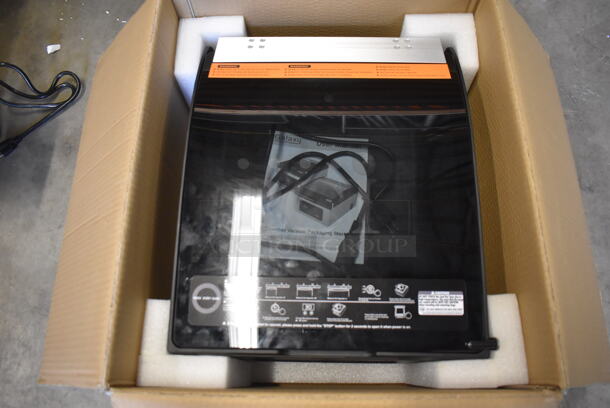 BRAND NEW SCRATCH AND DENT! Galaxy 177GVMC12 Stainless Steel Commercial Countertop Chamber Vacuum Packing Machine. 120 Volts, 1 Phase. Tested and Working! - Image 2 of 8