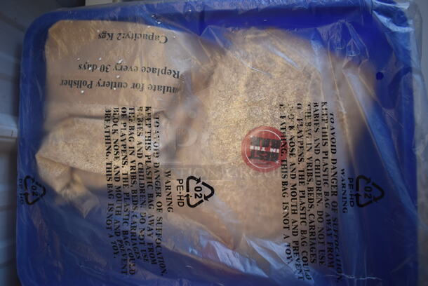 BRAND NEW SCRATCH AND DENT! Bar Maid CP-3000-D Stainless Steel Commercial Countertop Cutlery Dryer / Polisher Machine w/ 3 Boxes of Polishing Refill Beads. 110-120 Volts, 1 Phase. 22.5x20.5x17. Tested and Working! - Image 8 of 11