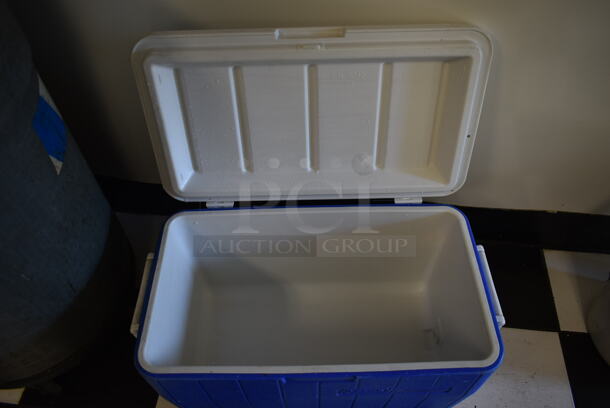 ALL ONE MONEY! Lot of 2 Gray Trash Cans, Blue and White Portable Cooler and Stepstool. Does Not Include Fire Extinguisher. (kitchen) - Image 9 of 9