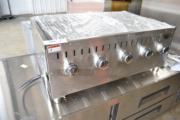 BRAND NEW SCRATCH AND DENT! 2022 Backyard Pro LPG36 Stainless Steel 36" Stainless Steel Liquid Propane Outdoor Grill.  - Image 3 of 7