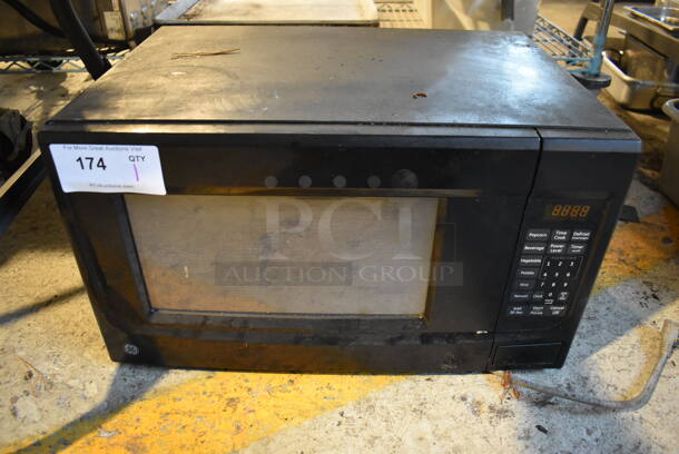 General Electric WES1450DS1BB Countertop Microwave Oven. 120 Volts, 1 Phase. 22x16x12.5