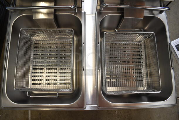 BRAND NEW SCRATCH AND DENT! 2023 Crosson CF-26 Stainless Steel Commercial Countertop Electric Powered 2 Bay Fryer w/ 2 Metal Fry Baskets. 120 Volts, 1 Phase. - Image 4 of 8