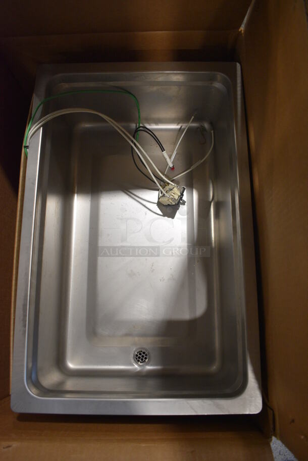 BRAND NEW IN BOX! Metal Warming Drop In. 14x22x9 - Image 1 of 4