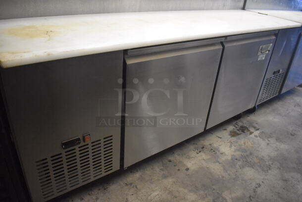 Avantco 178PICL2 Stainless Steel Commercial Pizza Prep Table w/ Oversized Cutting Board on Commercial Casters. 115 Volts, 1 Phase. 71x37x46. Tested and Working! - Image 4 of 9