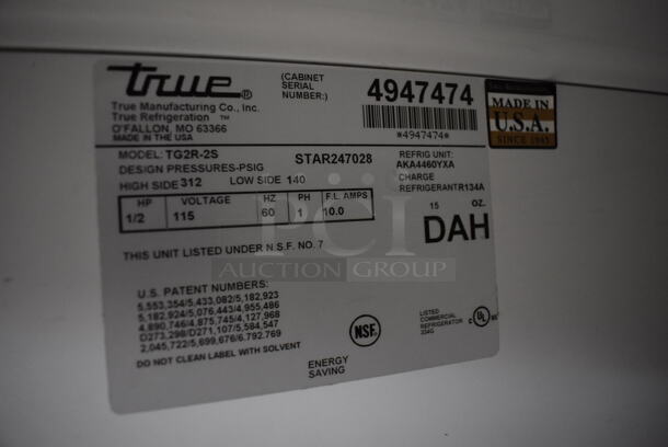 True TG2R-2S ENERGY STAR Stainless Steel Commercial 2 Door Reach In Cooler w/ Poly Coated Racks on Commercial Casters. 115 Volts, 1 Phase. Cannot Test - Unit Trips Breaker - Image 4 of 7