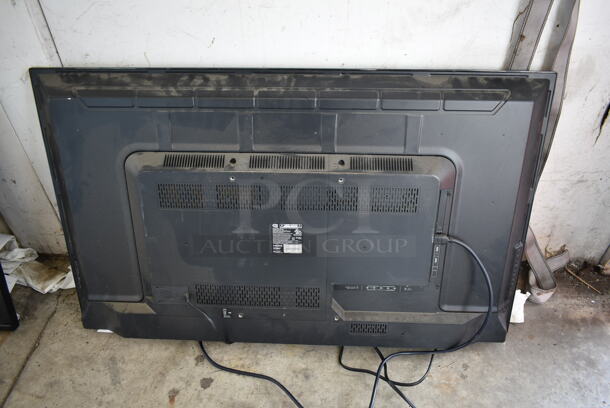 Toshiba 43L310U 43" Television. Buyer Must Pick Up - We Will Not Ship This Item. Tested and Working! - Image 4 of 7