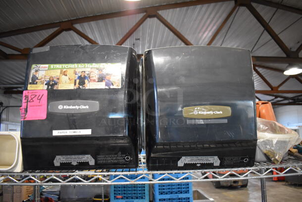 ALL ONE MONEY! Tier Lot of Various Items Including Poly Paper Towel Dispenser and Poly Pitchers - Image 6 of 7