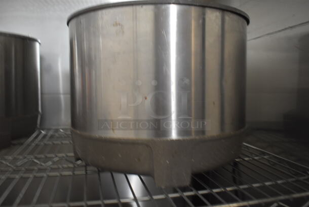 Vollrath HS-11 Stainless Steel Electric Powered Food Warmer With Lid. 120V Tested And Working - Image 2 of 2