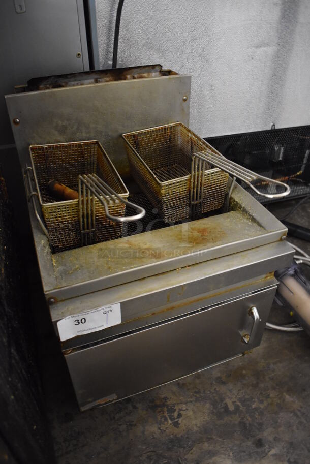 Cecilware Stainless Steel Commercial Countertop Natural Gas Powered Deep Fat Fryer w/ 2 Metal Fry Baskets. 18x23x25 - Image 3 of 7