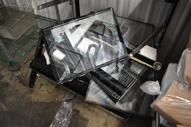 BRAND NEW SCRATCH AND DENT! Metal Commercial Countertop Display Case. See Pictures for Damage. Tested and Working! - Image 4 of 7