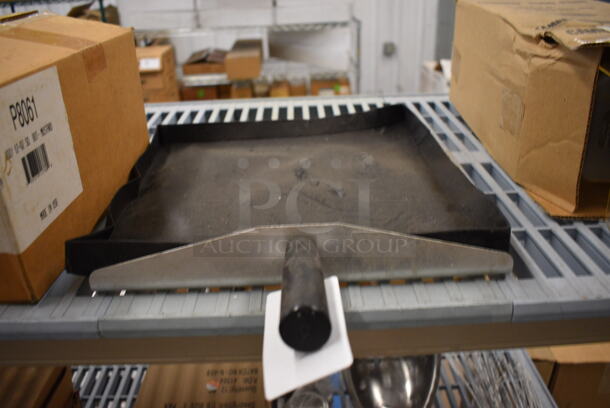 Metal Rapid Cook Oven Paddle w/ Black Holder. 13x20x2 - Image 2 of 3