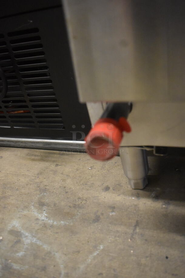 BRAND NEW SCRATCH AND DENT! CPG 48" 351GTUCPG48N Ultra Series Chrome Top Countertop Natural Gas Powered Griddle w/ Regulator. 120,000 BTU - Image 6 of 7