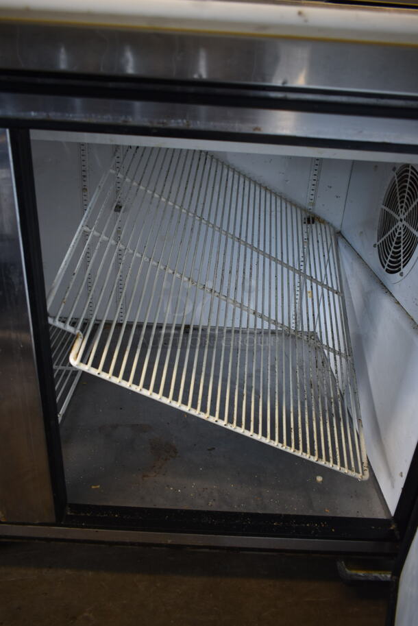 True TPP-93 Stainless Steel Commercial Pizza Prep Table. 115 Volts, 1 Phase. Tested and Working! - Image 10 of 10
