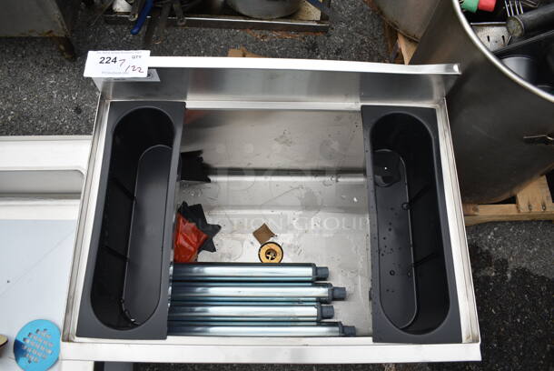 BRAND NEW SCRATCH AND DENT! Regency 600IB1824 Stainless Steel Commercial 18" x 24" Underbar Ice Bin - 77 lb. - Image 4 of 7