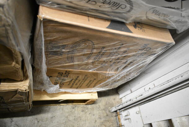 PALLET LOT of 30 BRAND NEW Boxes Including 2 Box 128HDLDBULK ChoiceHD Microwavable Translucent Plastic Deli Container Lid - 480/Case, 5002BNAPWH Choice 2-Ply White Beverage / Cocktail Napkin - 3000/Case, Choice Black Beverage Napkins, 612OB4LB Choice 4 lb. Oblong Foil Take-Out Container - 250/Case, 795PTOKFT1 Choice 4 5/8" x 3 1/2" x 2 1/2" Kraft Microwavable Folded Paper #1 Take-Out Container - 450/Case, 4 Box 130ROLLKFSSV Visions 17" x 17" Pre-Rolled Linen-Feel White Napkin and Silver Heavy Weight Plastic Cutlery Set - 100/Case, 500LFLAT Choice Clear Flat Lid with Straw Slot - 9, 12, 16, 20, and 24 oz. - 1000/Case, Bakers Lane Corrugated Cake Circles, Moist Towelettes, Choice Molded Fiber Cup Carrier, 4 Box 5013858HVY Lavex Hercules 55 Gallon 2 Mil 38" x 58" Low Density Heavy-Duty Black Can Liner / Trash Bag - 50/Case. 30 Times Your Bid! - Image 8 of 12