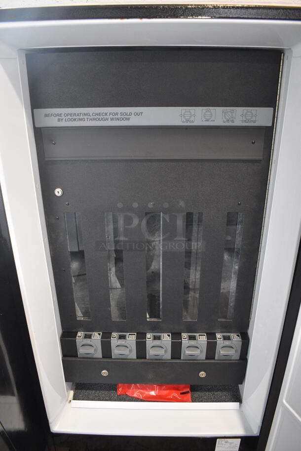 KD Distributing Model FMR1 Metal Commercial Refrigerated Juice Mate Vending Machine. 115 Volts, 1 Phase. 28x27x56. Tested and Working! - Image 4 of 7