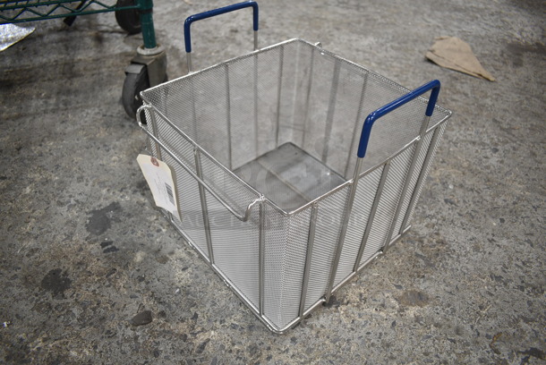2 BRAND NEW SCRATCH AND DENT! Items; 119P980009 Anets P9800-09 13 3/4" x 12 1/4" x 5 1/2" Full Size Fryer Basket with Front Hook and 119P980079 Anets P9800-79 12" x 12" x 9" Stainless Steel Bulk Pasta Basket. 2 Times Your Bid! - Image 5 of 6