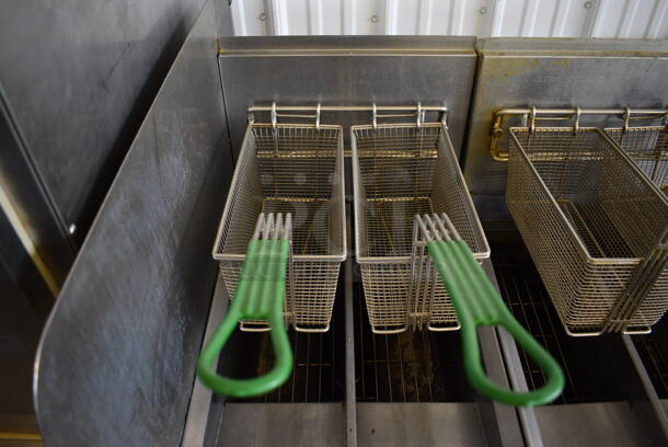 2012 Frymaster Model PH155-2SC ENERGY STAR Stainless Steel Commercial Floor Style Natural Gas Powered Deep Fat Fryer w/ 2 Metal Fry Baskets and Left Side Splash Guard on Commercial Casters. 40,000 BTU. 15.5x30x46 - Image 4 of 7