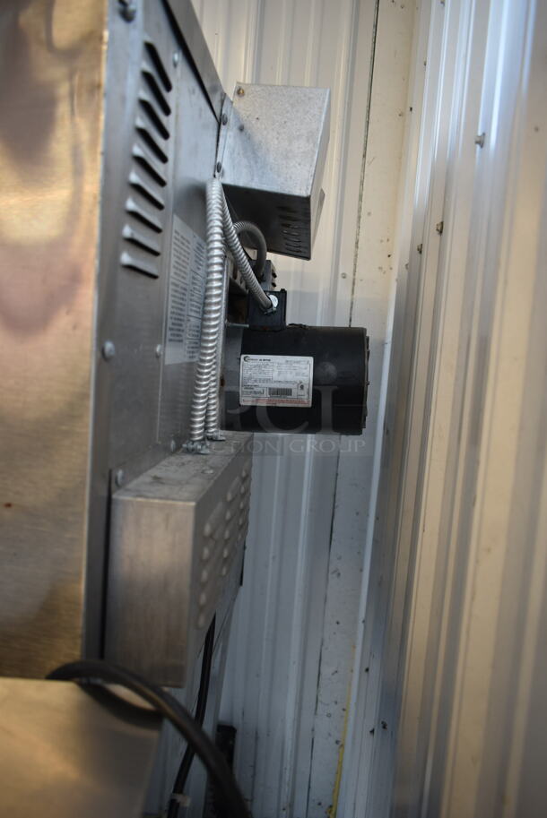 Garland SunFire Stainless Steel Commercial Gas Powered Full Size Convection Oven w/ 2 View Through Doors, Metal Oven Racks and Thermostatic Controls. - Image 8 of 9