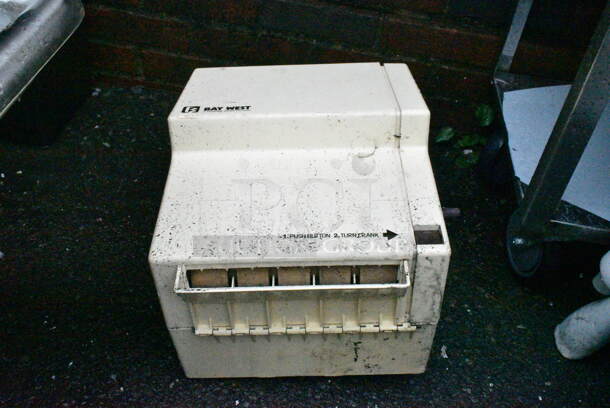 Bay West Wall Mount Paper Towel Dispenser.  - Image 4 of 4
