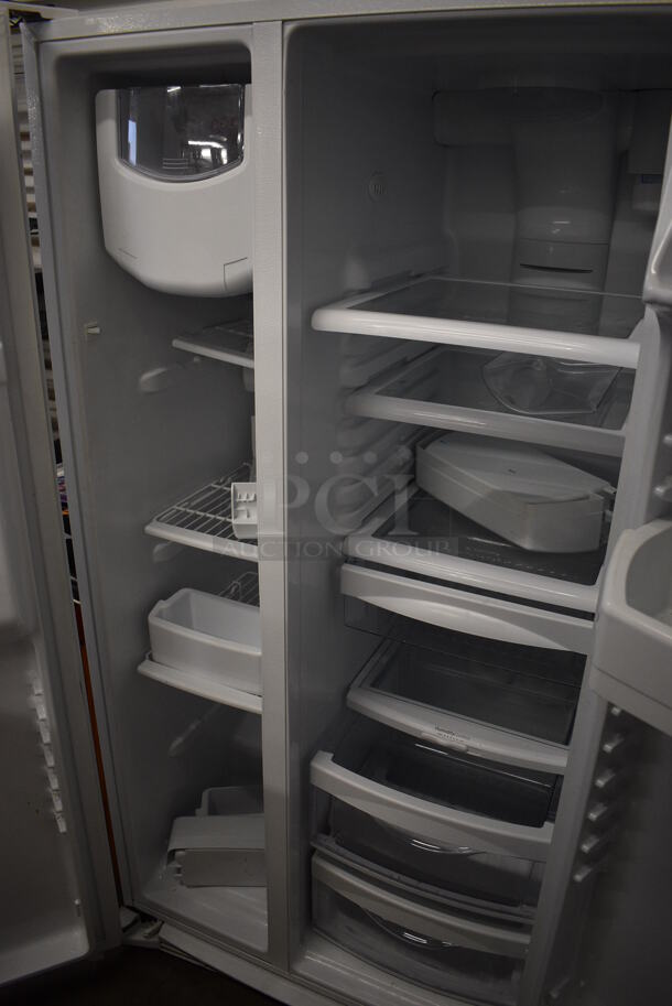 General Electric Model GSS25GGHGCWW French Style Cooler Freezer Combo Unit. 110-127 Volts, 1 Phase. 36x34x70. Tested and Working! - Image 4 of 7