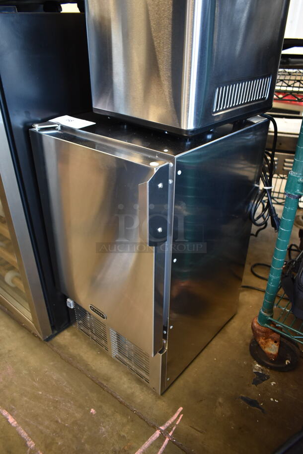BRAND NEW SCRATCH AND DENT! Whynter MIM-14231SS 14'' Undercounter Automatic Marine Ice Maker 23lb. 115 Volts, 1 Phase. Tested and Working! - Image 2 of 6