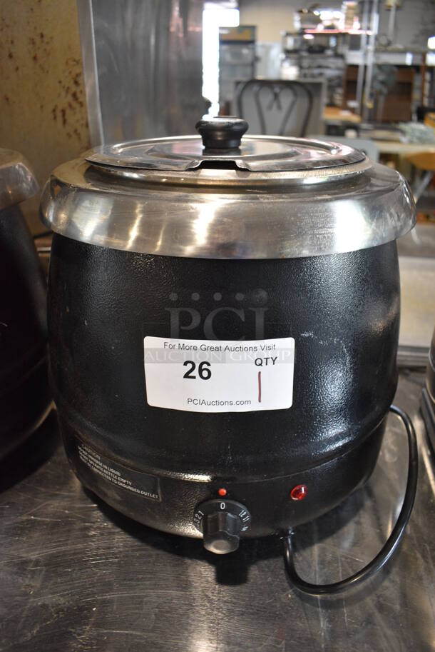 Avantco Model 177S30 Metal Commercial Countertop Soup Kettle Food Warmer. 120 Volts, 1 Phase. 13x13x14. Tested and Working!